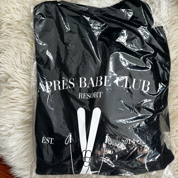 Brunette The Label Sweatshirt - Picture 4 of 5